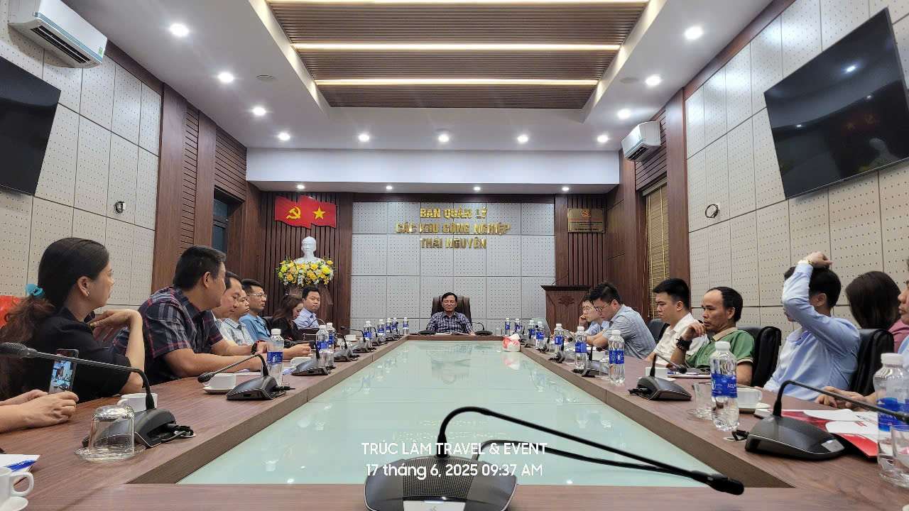 Đại diện Ban Quản lý các khu công nghiệp Thái Nguyên và các đại diện Doanh nghiệp họ Đoàn Việt Nam trong buổi gặp mặt.