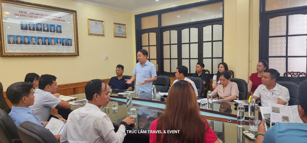 Ông Đoàn Hồng Quang - Trưởng đoàn Hội Doanh nghiệp Việt Nam giới thiệu năng lực Hội doanh nghiệp, định hướng mở rộng hợp tác