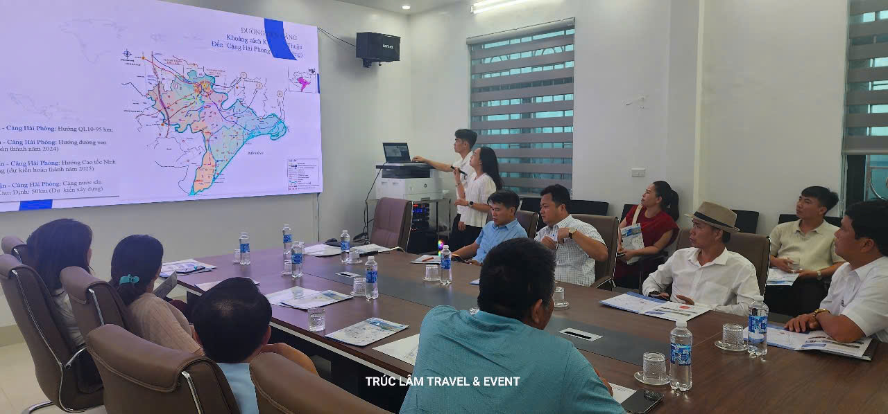Đoàn khảo sát thực địa tại KCN Mỹ Thuận, gặp gỡ đại diện KCN và tìm hiểu quy hoạch, tiến độ hạ tầng.